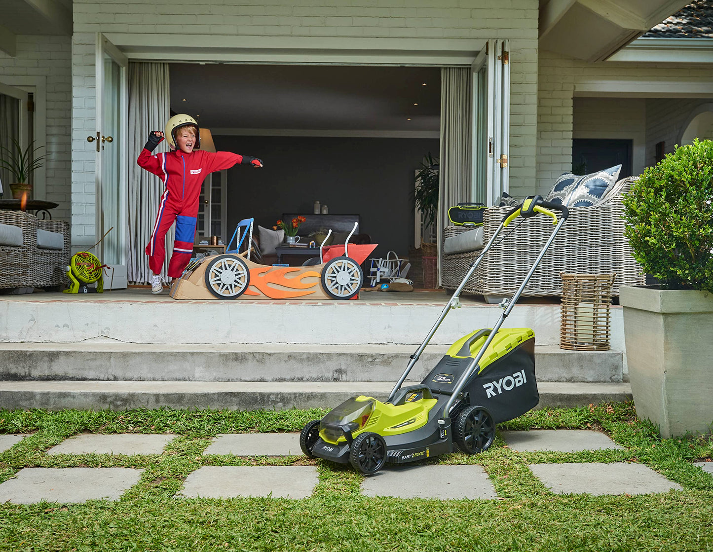 Ryobi 18V ONE+ Cordless Lawnmower and Grass Trimmer Kit (1 x 4.0Ah), Green