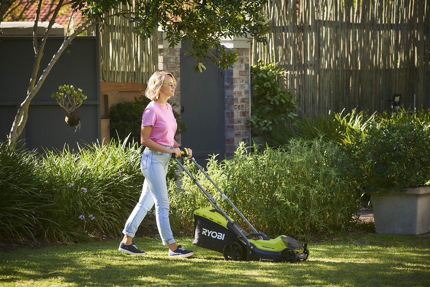 Ryobi 18V ONE+ Cordless Lawnmower and Grass Trimmer Kit (1 x 4.0Ah), Green